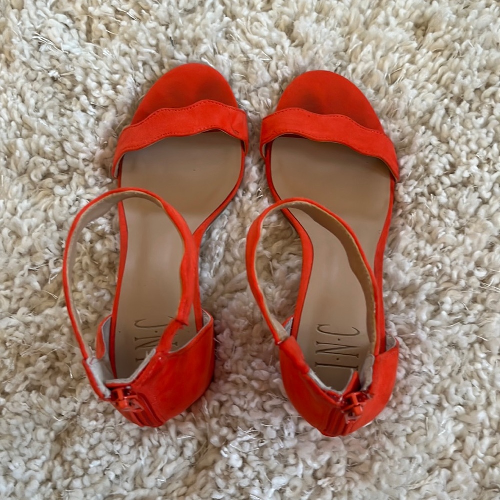 Orange INC heels size 6!